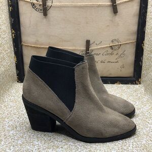 Gorgeous Suede Booties‎